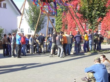 http://www.steinefrenz.de/media/Gemeinde/Micke-Kirmes/Kirmesbaumstellen/Kirmesbaumstellen 2008 058.jpg